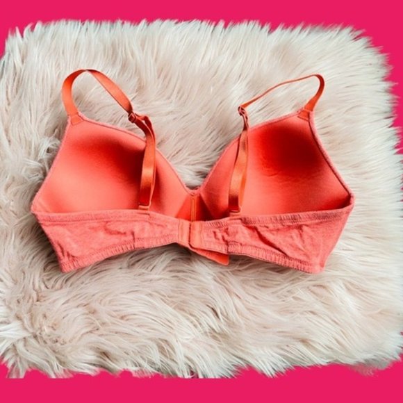 La Vie En Rose Wireless Bra 36 C Like New - Picture 9 of 11